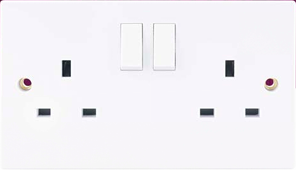 S132S-A NIGLON Artic Edge 13A 2G SP SWITCHED SOCKET